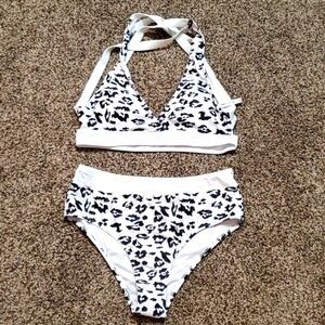 Beachsissi Bikini Size Large. NWOT